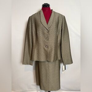 NWT Le Suit Skirt Suit Women's Size 18 Titanium 2-Piece Set Blazer & Skirt